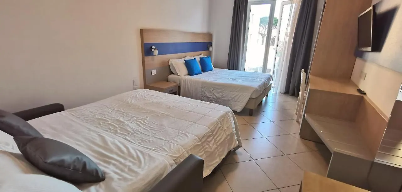 Hotel Oceanomare Punta Marina 3*,