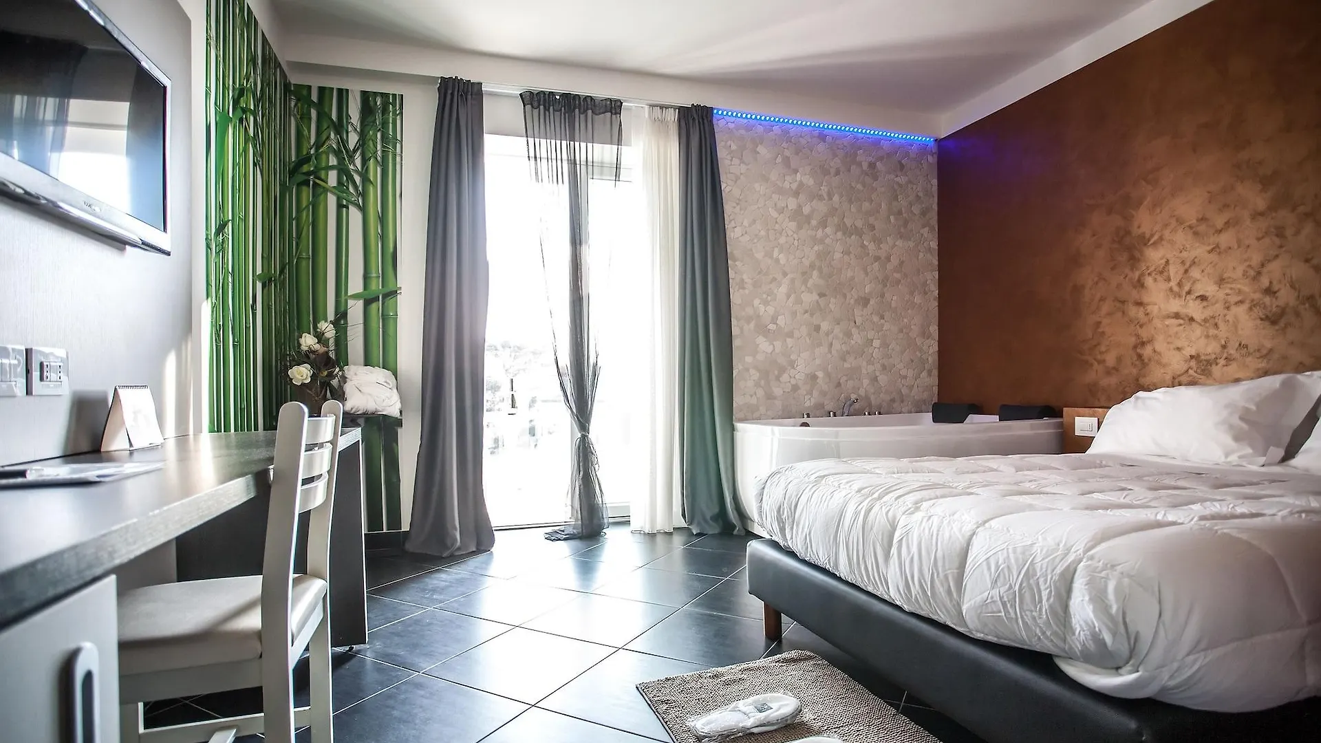 Hotel Oceanomare Punta Marina