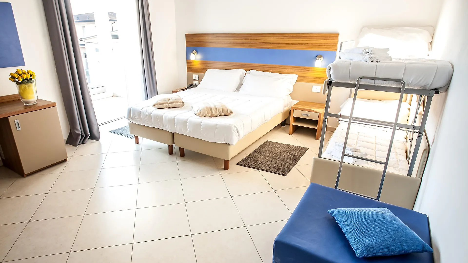 Hotel Oceanomare Punta Marina 3*,
