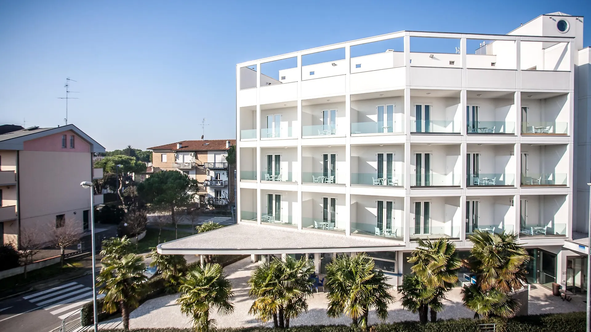 Hotel Oceanomare contacts