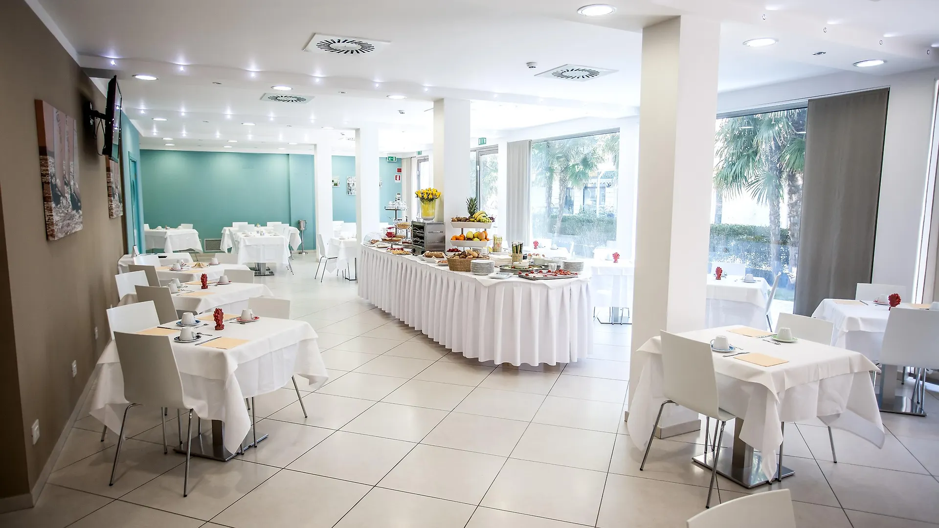 Hotel Oceanomare Punta Marina 3*,